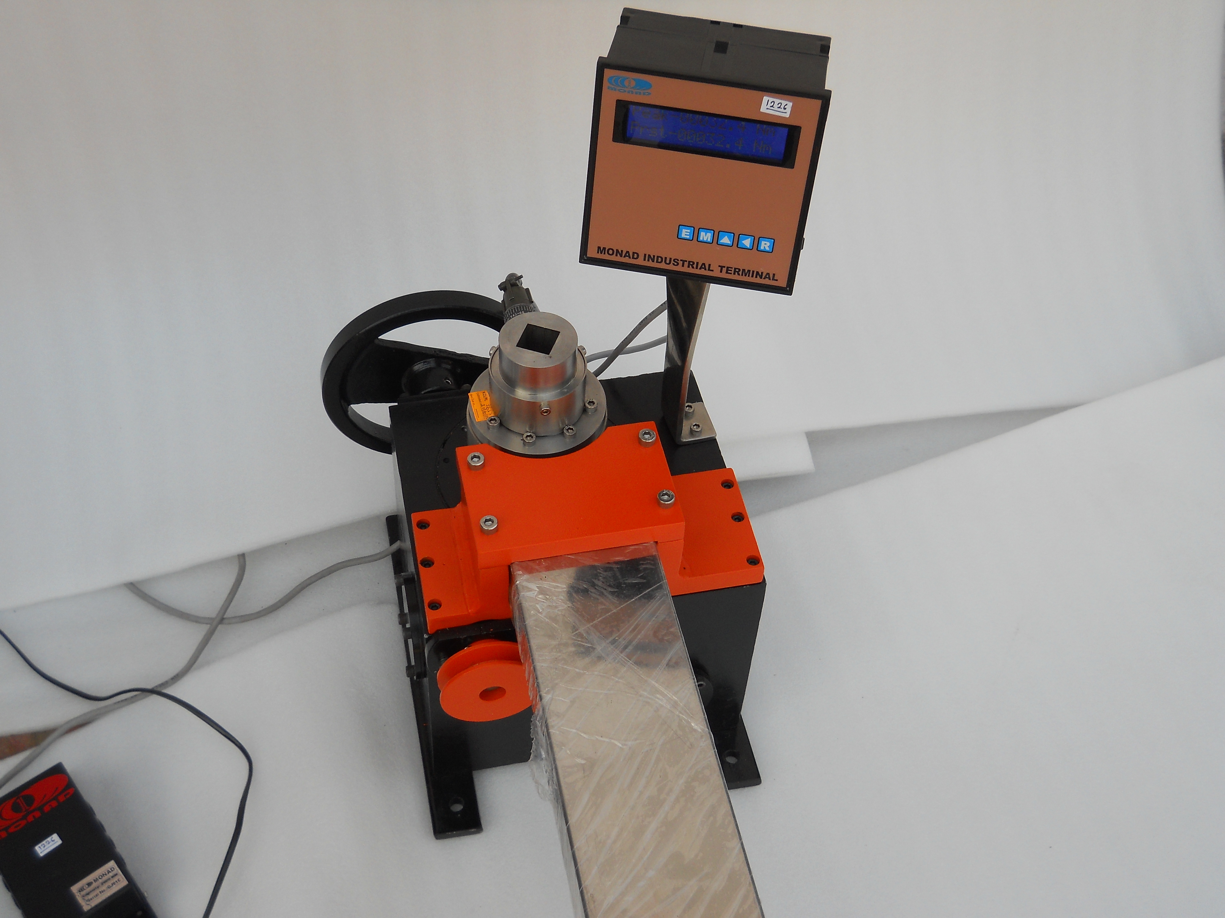 Digital Torque Wrench Calibrator - 100 To 5000 N.m Capacity, A 0.1% Accuracy | Compact Design, Rs 232 Output, Battery Backup Option