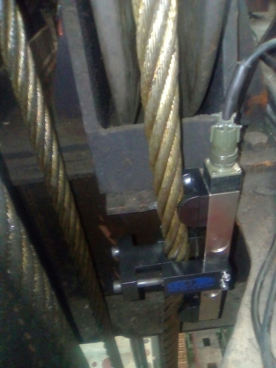 Rope Clamp Load Cell Accuracy: 0.1 %