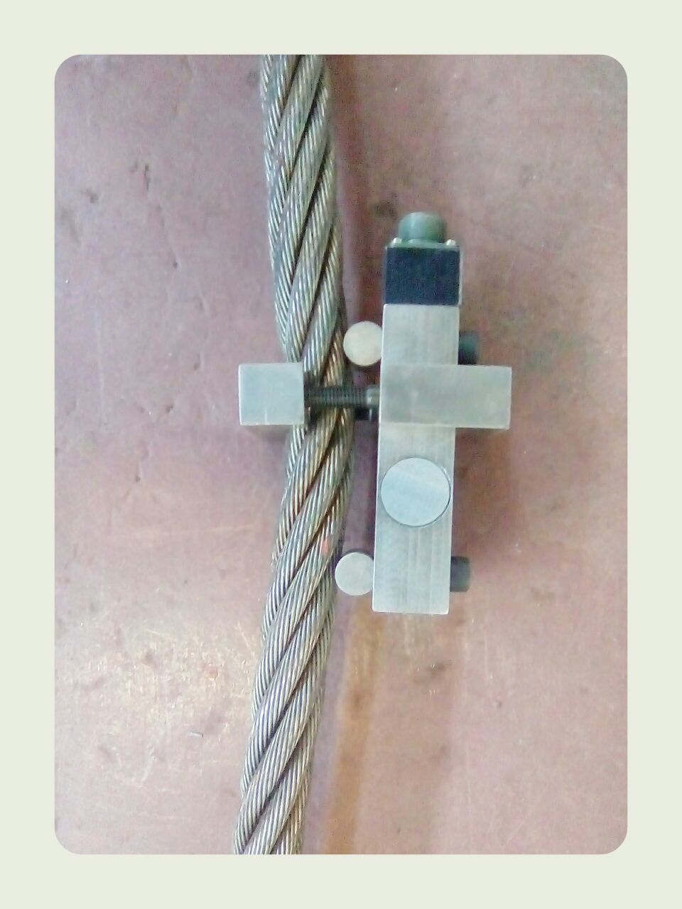 Rope Clamp Load Cell Accuracy: 0.1 %