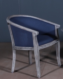 Accent Chair With Design Round Table