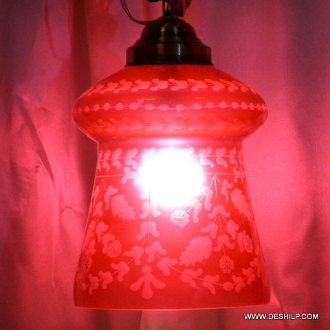 हस्तनिर्मित लाल कांच की सजावट वॉल हैंगिंग