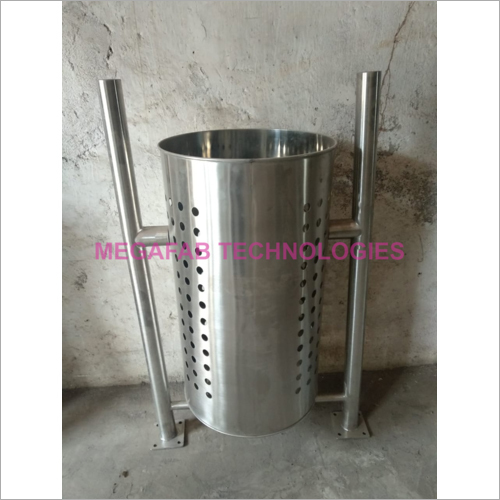 पोल माउंटेड बिन