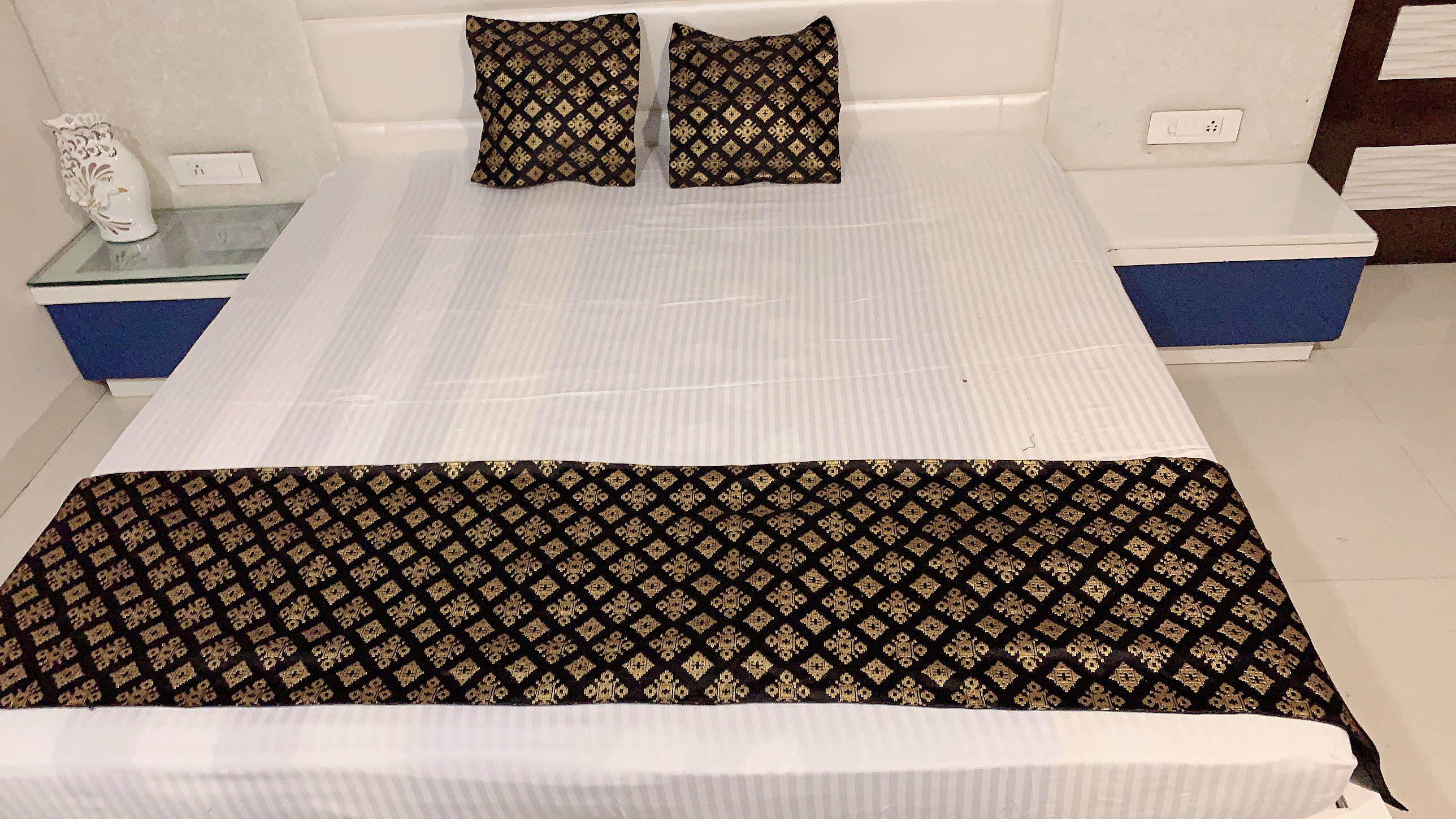 All Brocade Bed Runner