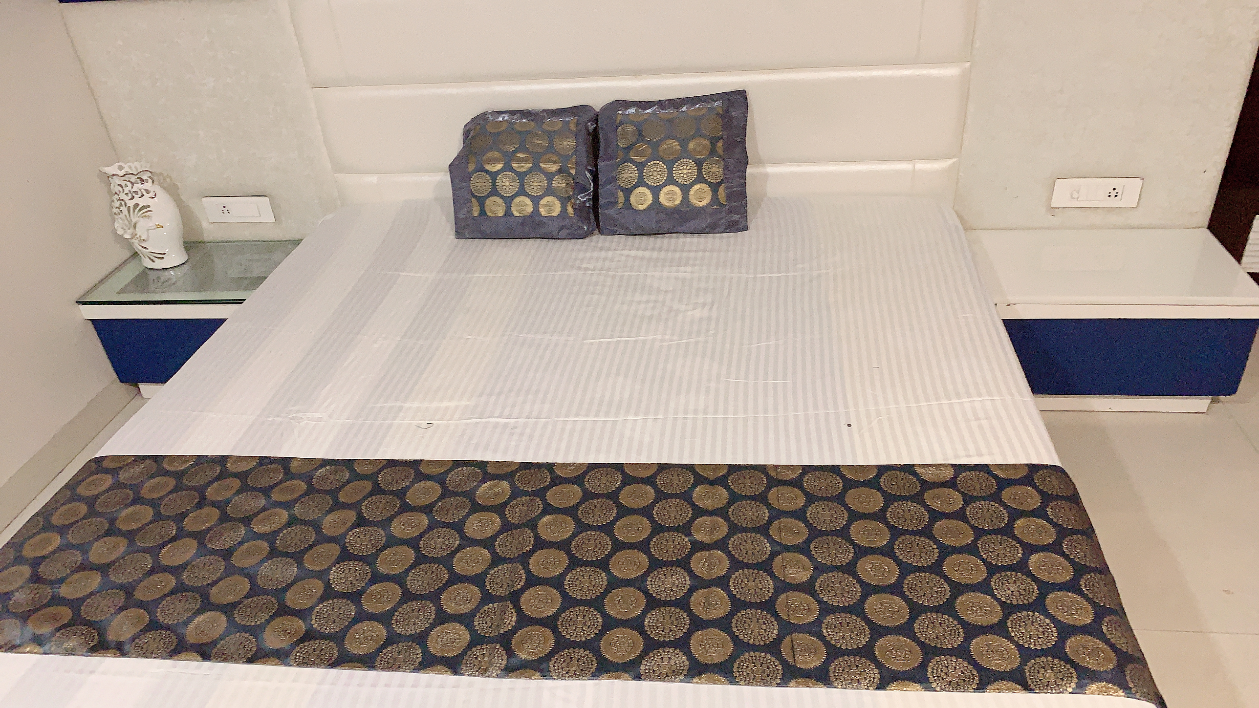 All Brocade Bed Runner