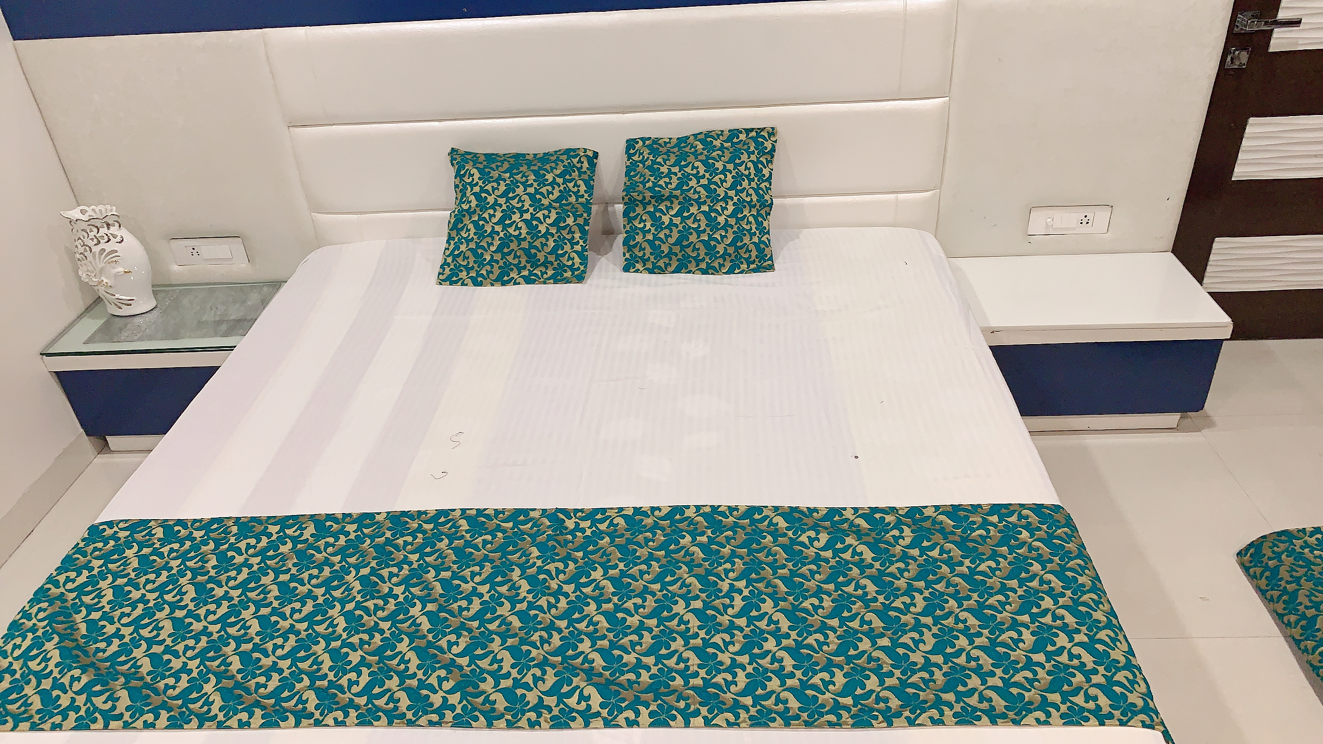 All Brocade Bed Runner