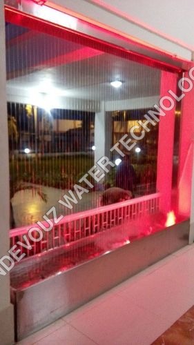 रेन कर्टन फाउंटेन