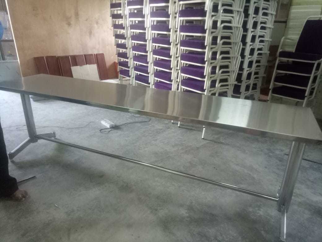 Machine Made Marriage Hall Dining Table