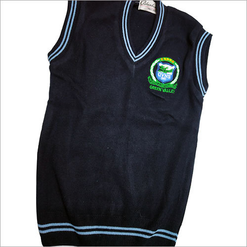 यूनिफ्रॉम हाफ स्लीव स्वेटर