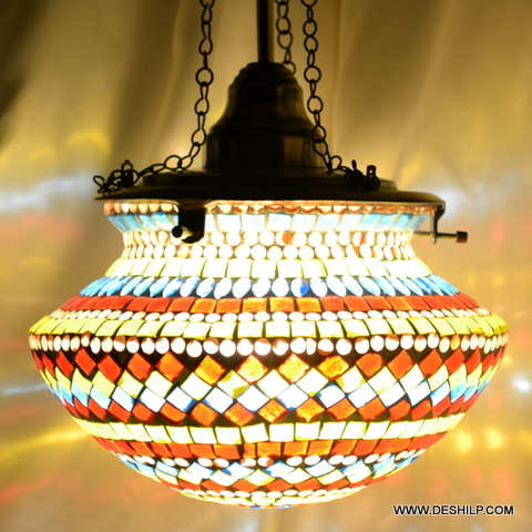 मल्टीकलर एंटीक-स्टाइल वॉल हैंगिंग