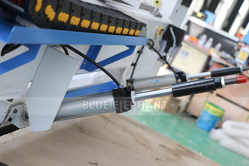Jinan New Stype Elecnc 1325 Wood Cnc Router With 4 Spindles Dimension(l*w*h): 1300*2500*200mm Millimeter (Mm)