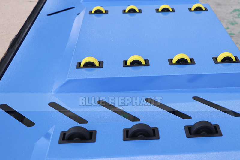 Jinan New Stype Elecnc 1325 Wood Cnc Router With 4 Spindles Dimension(l*w*h): 1300*2500*200mm Millimeter (Mm)