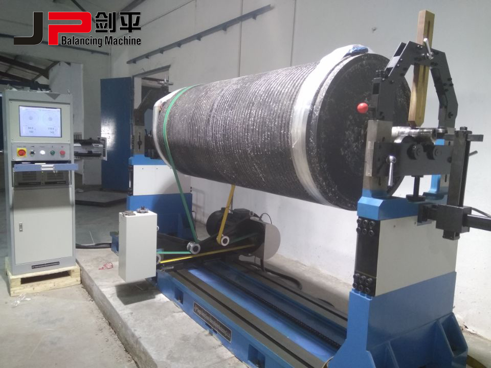 Turbine Rotor Balancing Machine