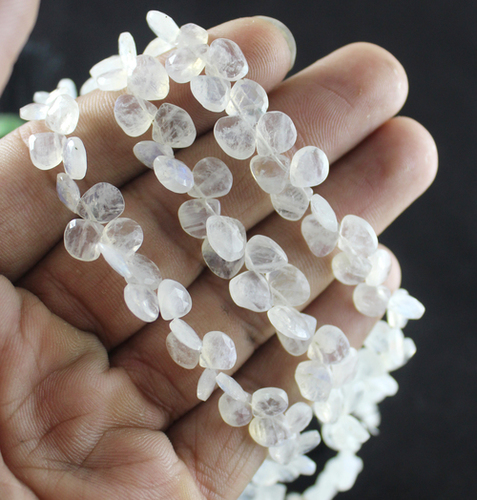 रेनबो मूनस्टोन हार्ट बीड्स