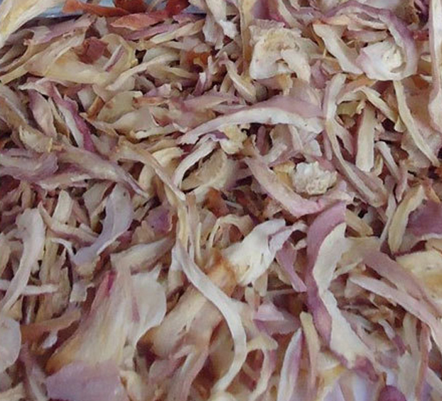 Dehydrated Red Onion Flakes - A Grade, 1-8 Mm Flake Sizes, Red Color | Natural Dehydration, Kibbled Texture, 2-year Shelf Life