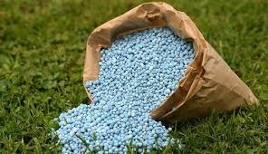 Fertilizer - Natural & Synthetic Blend, Room Temperature Storage For Essential Plant Nutrients & Robust Growth