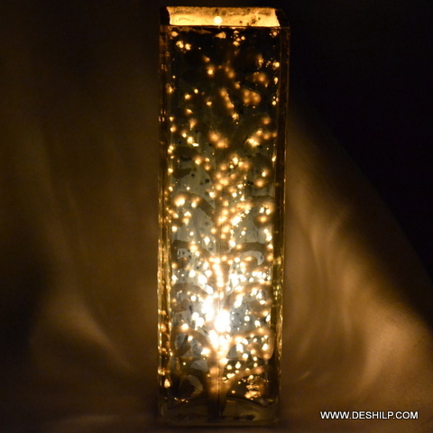 सिल्वर डेकोर के साथ ग्लास टी लाइट कैंडल