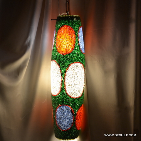 मल्टीकलर ग्रीन एंड व्हाइट मोज़ेक वॉल हैंगिंग