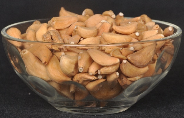 Dried Garlic Flakes - A Grade Dehydrated Garlic Cloves, 2-year Shelf Life, Dried Vegetables, Normal Taste, Food Dehydrated Process