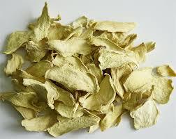 Dehydrated Ginger Flakes - A Grade Quality, Dried Variety, Two-year Shelf Life, Naturally Dehydrated For Enhanced Flavor & Freshness