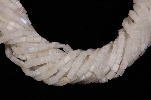 रेनबो मूनस्टोन स्क्वायर बीड्स