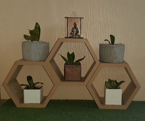 लकड़ी का स्टैंड