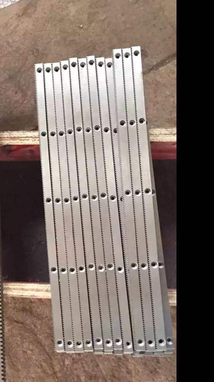Gear Rack - Precision-engineered Steel And Aluminum, 1m To 3m Sizes, Ideal For Automation And Robotics