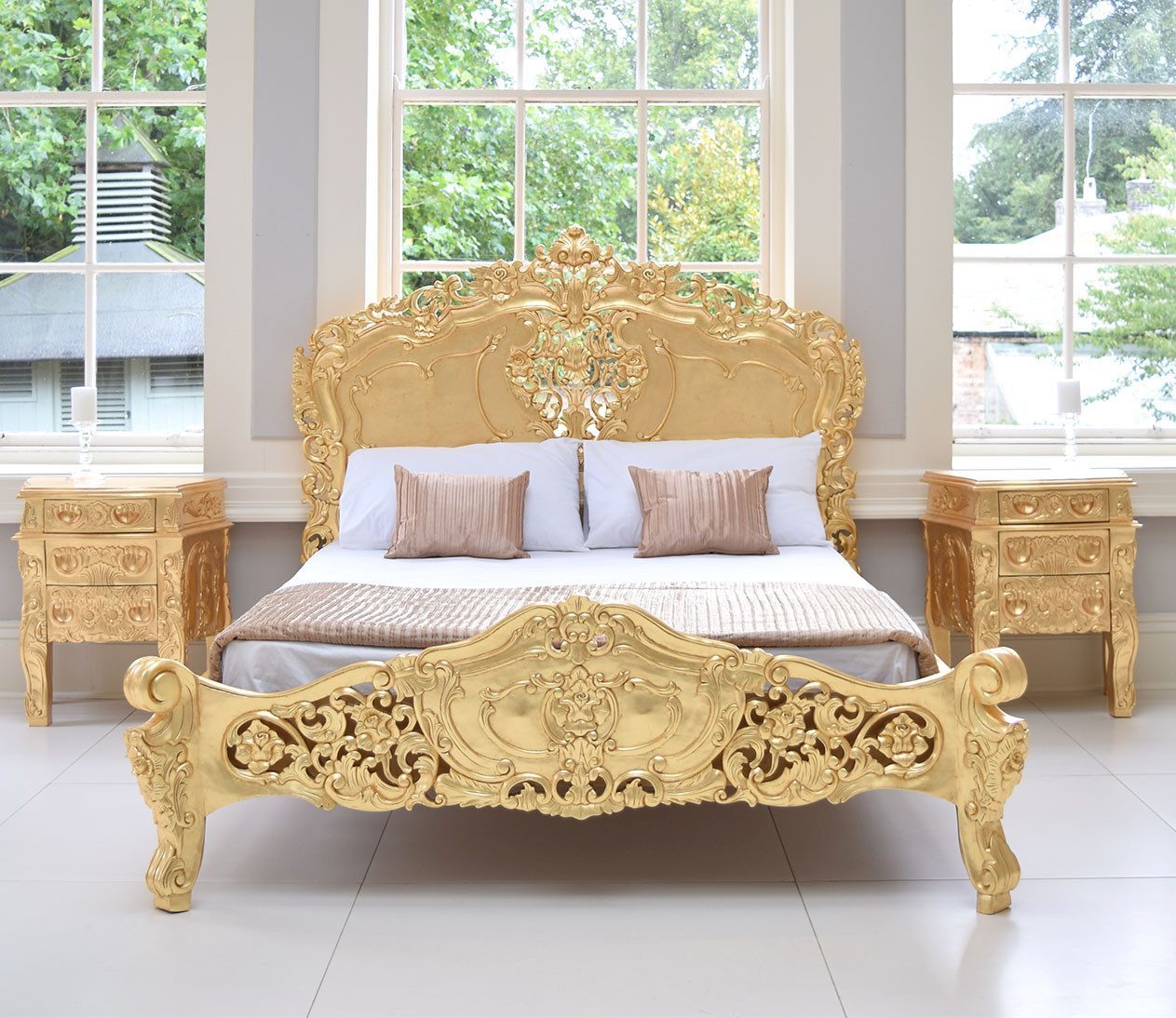 Red Royal Gold Bed