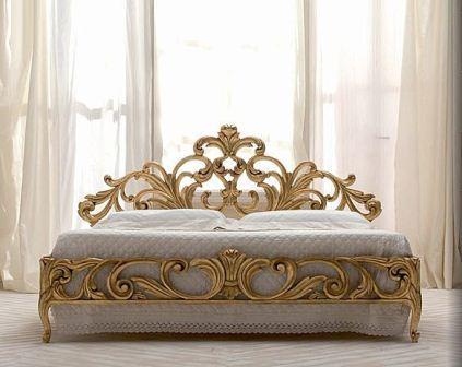 Red Royal Gold Bed
