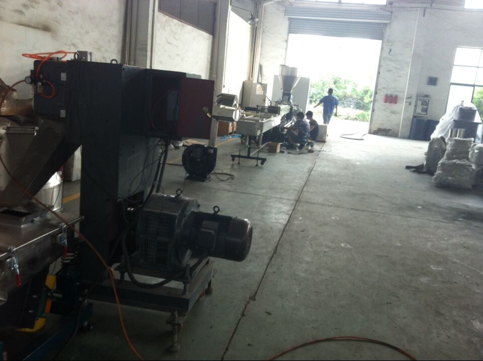 Tse75c Twin Screw Extruder Capacity: 400-600 Kg/hr