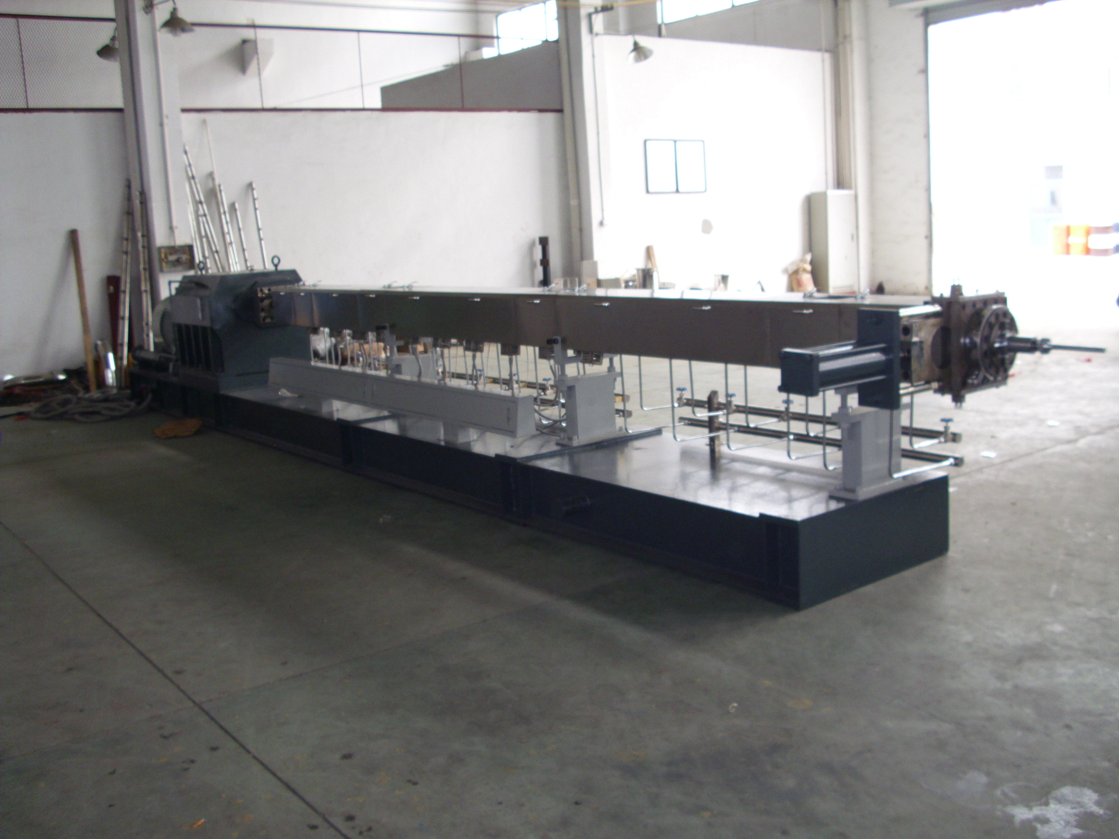 Tse95c Twin Screw Extruder Capacity: 800-1800 Kg/hr