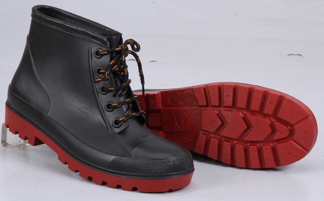 Three Button Ankle Boots - Color: Black And Black /Red