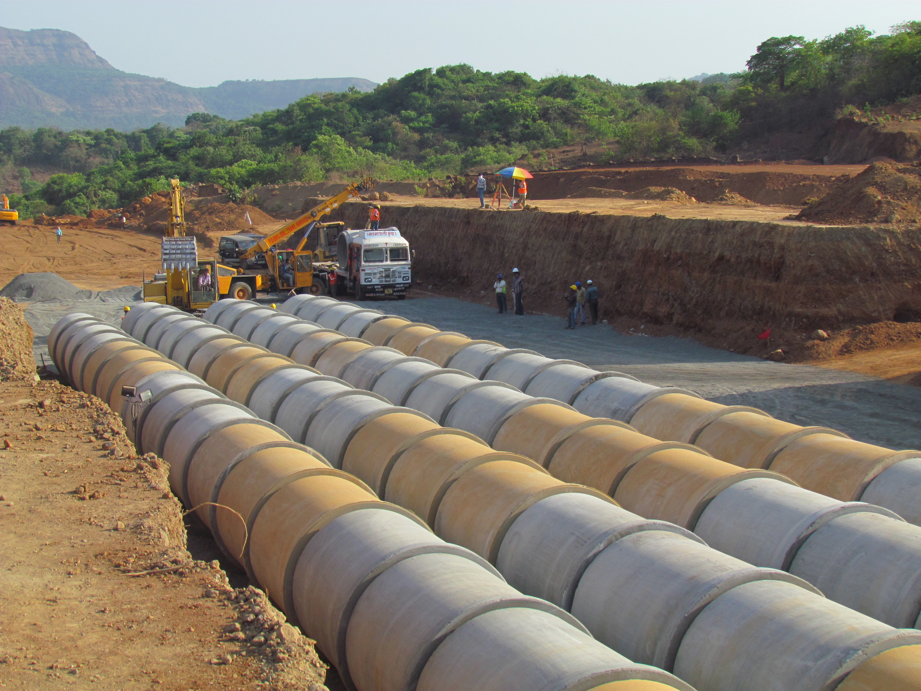 Rcc Pipes - Np3 & Np4 Class, 450mm To 1800mm Diameter, Grey Round Shape, Socket Joint Connection