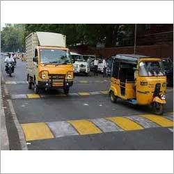 सड़क तोड़ने वाला