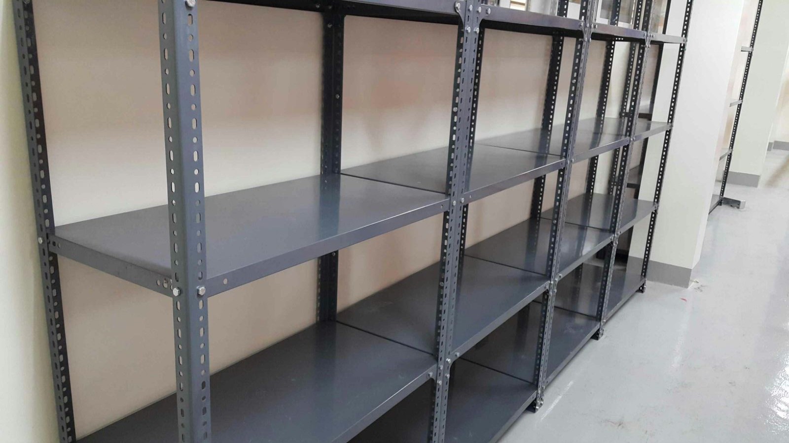 Slotted Angle Shelving System Capacity: 50 To 150 Kg/hr