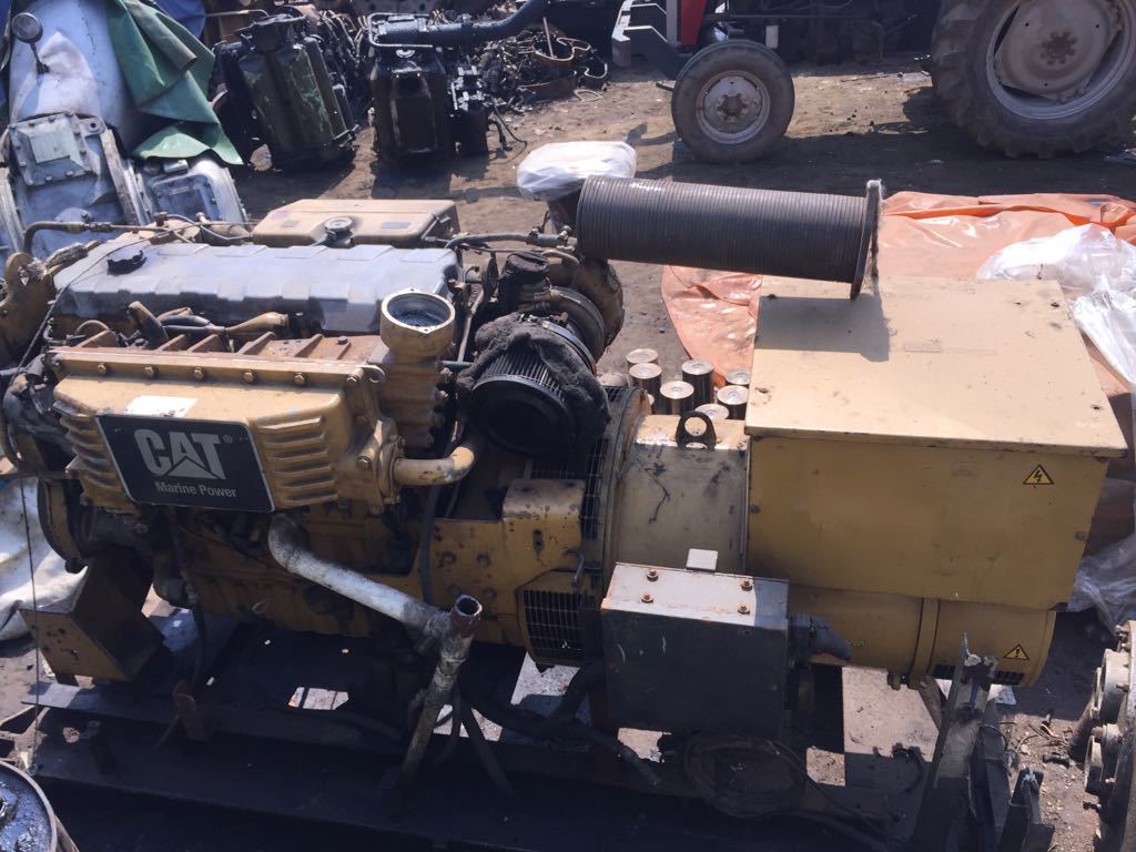 Semi-automatic Cat C9 Marine Engine