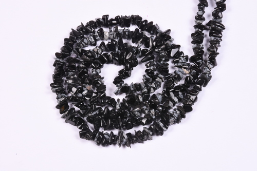 स्नोफ्लेक ओब्सीडियन चिप्स बीड्स