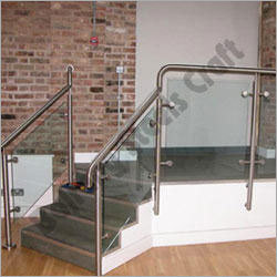 स्टेनलेस स्टील ग्लास रेलिंग