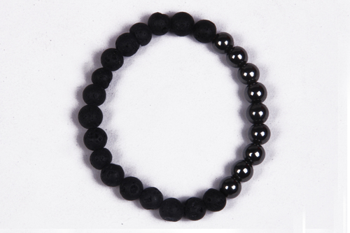 बीड्स ब्रेसलेट मिलाएं