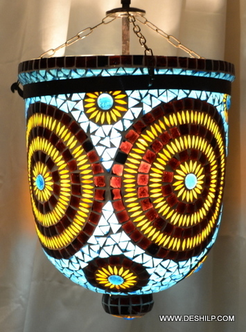 नीला और पीला मोज़ेक हस्तनिर्मित ग्लास वॉल हैंगिंग