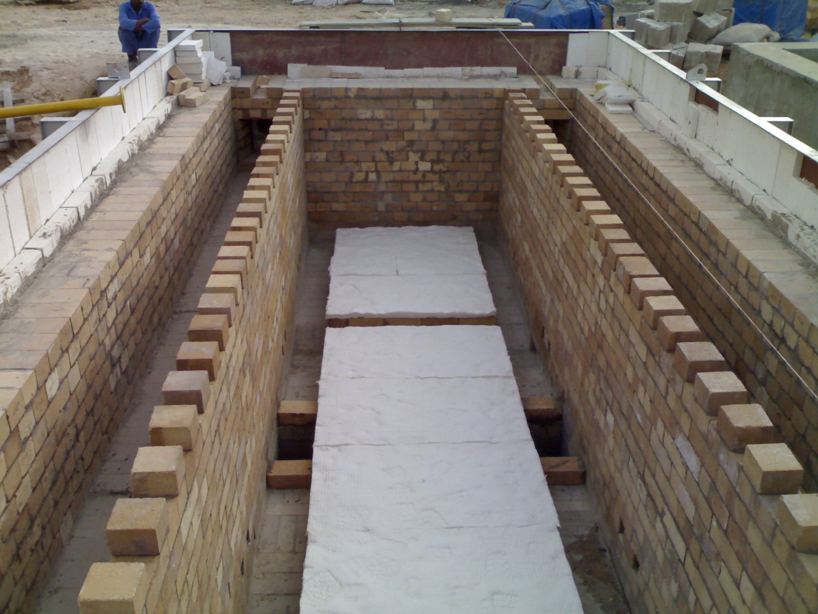 Refractory Lining - High Density Rectangular Refractory Brick, Customizable Dimensions For Furnace Protection And Thermal Efficiency