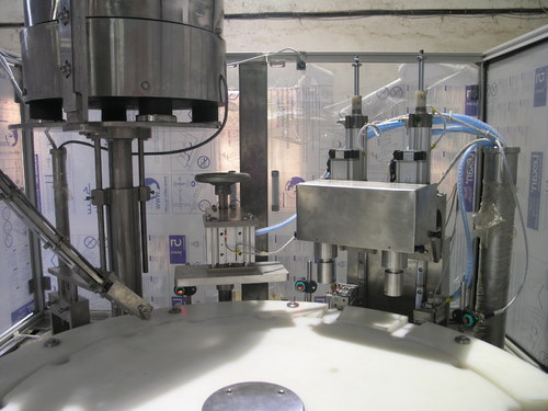 Automatic Two Head Rotary Servo Capping Machine
