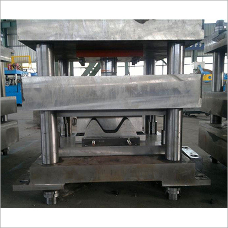 Precision Highway Guardrail Roll Forming Machine