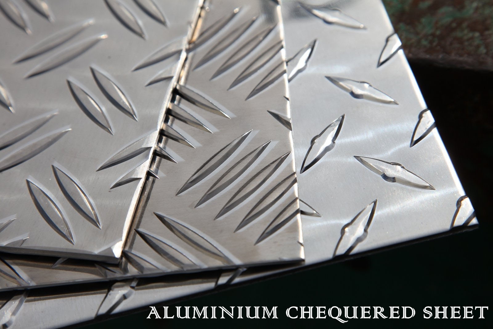 Aluminium Chequered Plate - Mill Finish, Silver | High Strength-to-weight Ratio, Corrosion Resistant, Anti-skid Patterns, Customizable Alloys, Ideal For Transport Applications