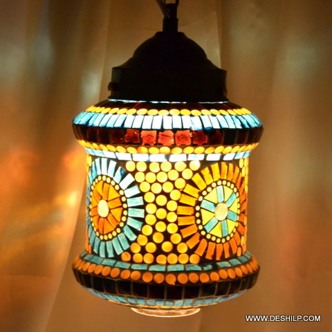 घर की सजावट के लिए मल्टीकलर स्मॉल ग्लास वॉल हैंगिंग