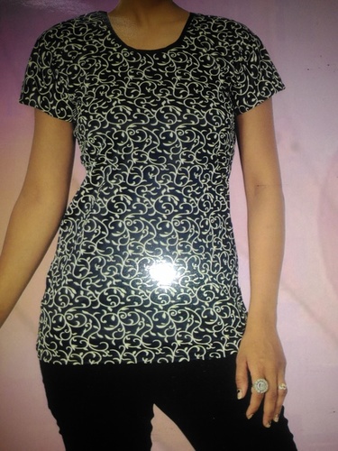 लाइक्रा टॉप्स