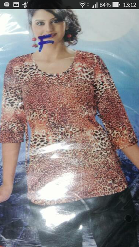 कशीदाकारी लाइक्रा सबसे ऊपर है