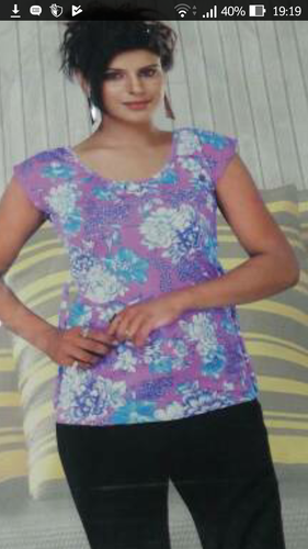 लाइक्रा टॉप्स
