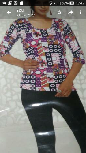 कशीदाकारी लाइक्रा सबसे ऊपर है