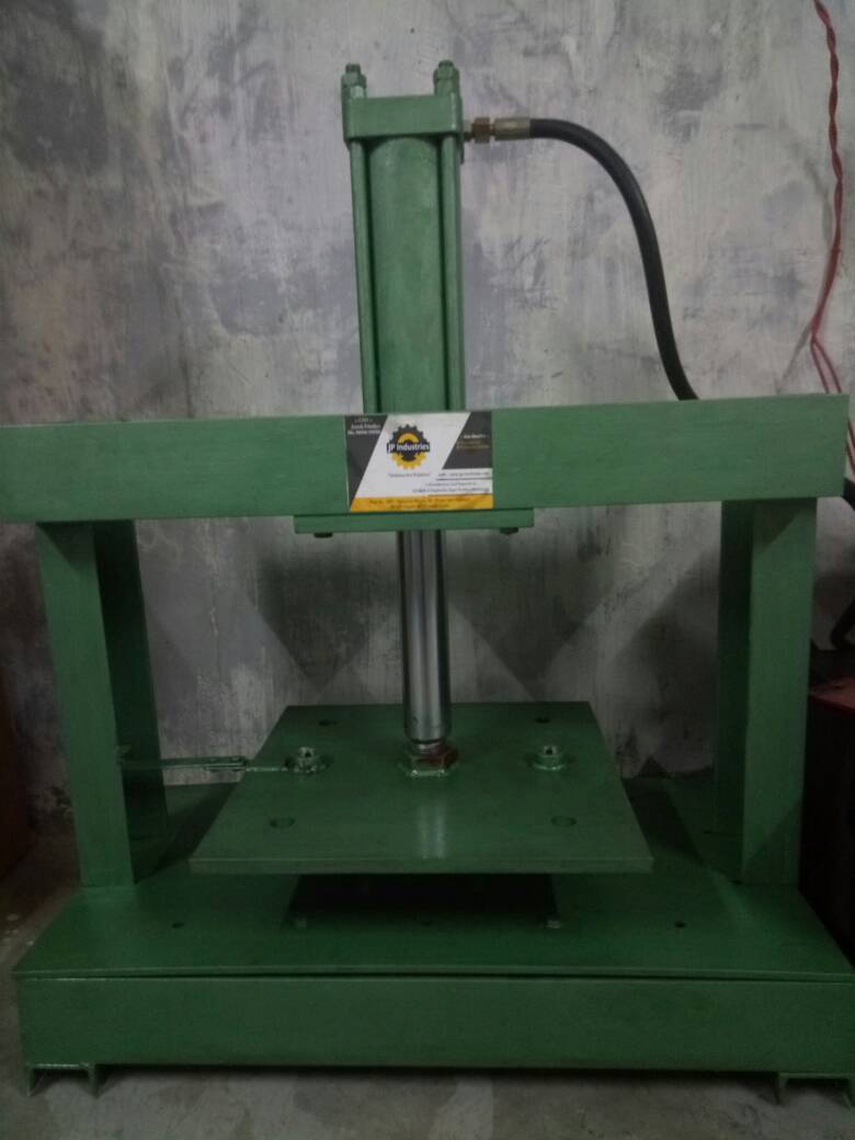 Black & Yellow H Type Hydraulic Cutting Machine