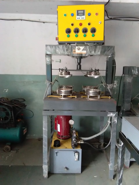 Hydraulic Paper Plate Machine - Paperboard Material, Max Plate Size 4" To 18", 240v | Semi-automatic, 6400-6800 Pieces/hour, 1-year Warranty, 250 Kg Weight